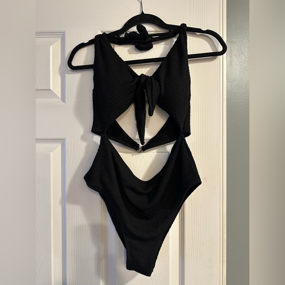 SHEIN Black Cutout One Piece Swimsuit